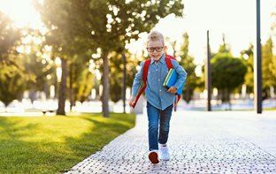 Děti se vracejí do škol. BESIP připomíná Desatero bezpečné cesty do školy
